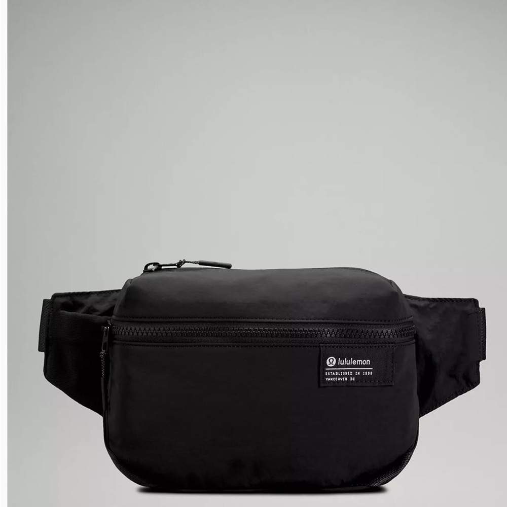 Lulumon Clean Lines Belt Bag